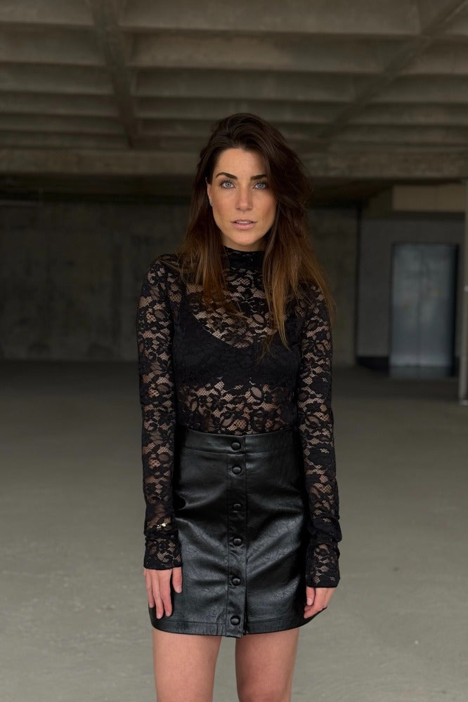 LACE TOP