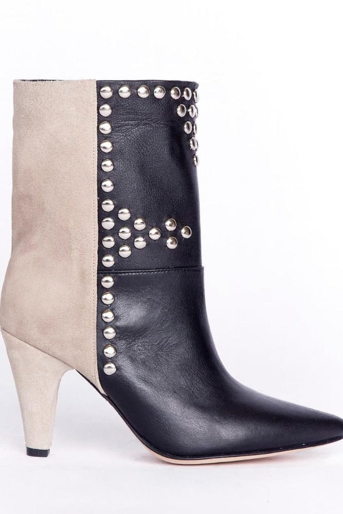 STUDS BOOTS