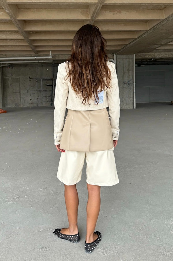 SZT-SMM-002-OGGY BEIGE CON BEIGE